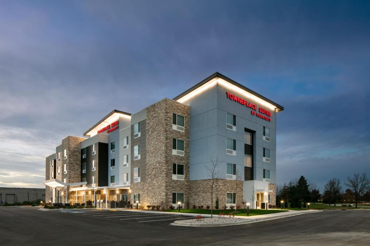 Towneplace Suites By Marriott Oconomowoc Esterno foto