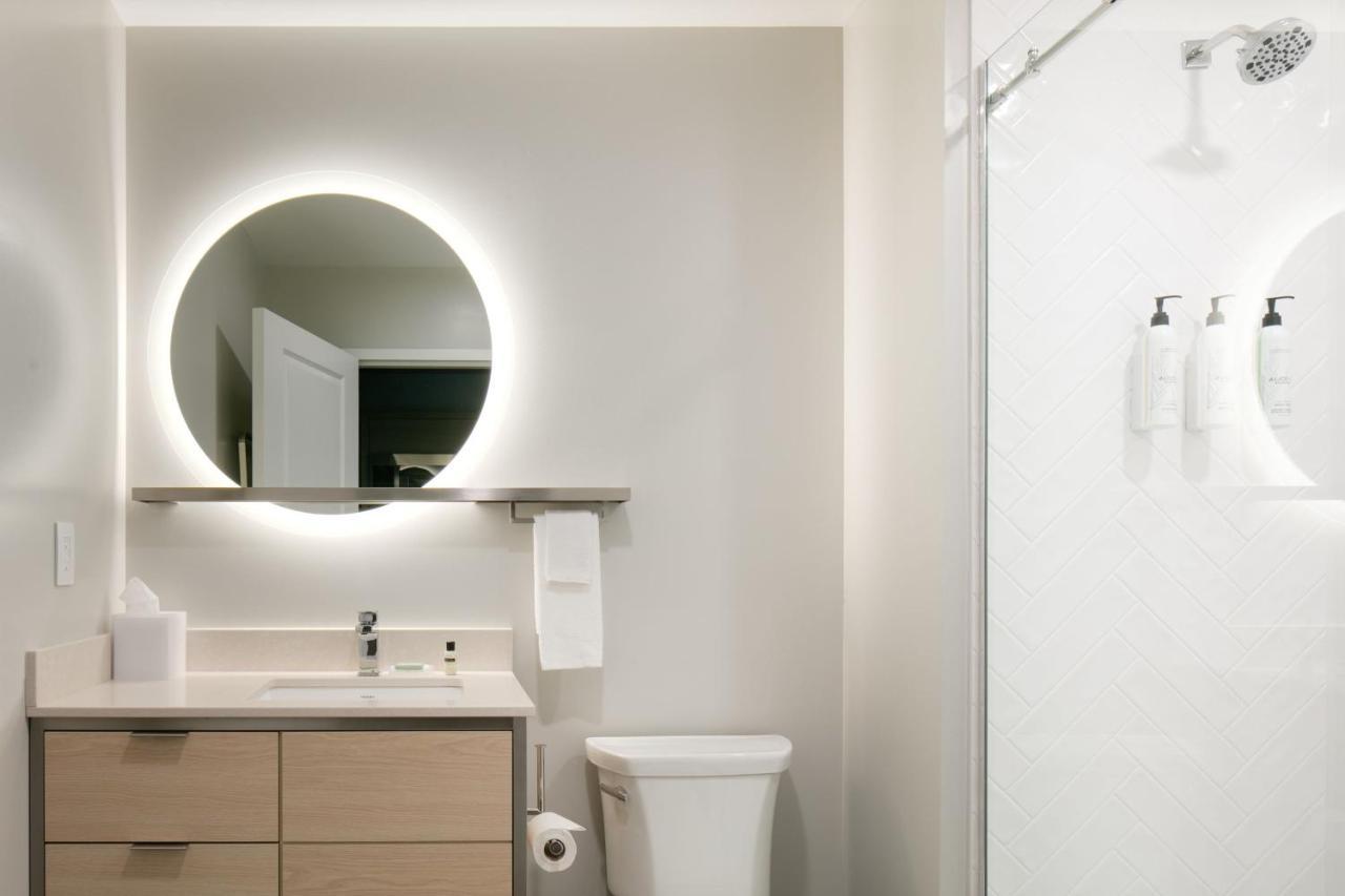 Towneplace Suites By Marriott Oconomowoc Esterno foto