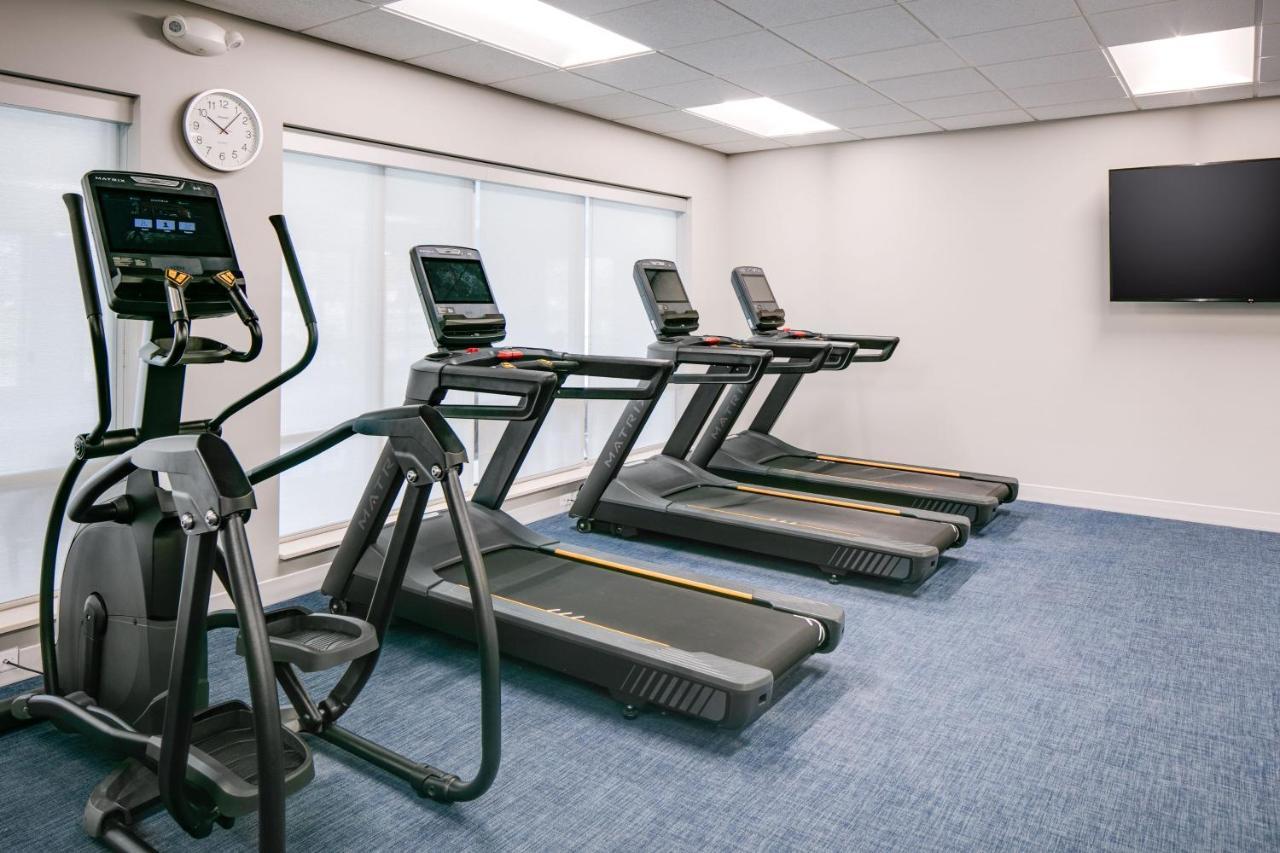 Towneplace Suites By Marriott Oconomowoc Esterno foto